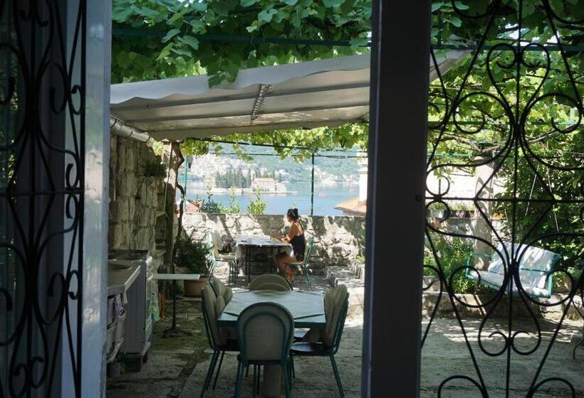 استودیو استاندارد با تخت کینگ, Guest House Dragutinovic