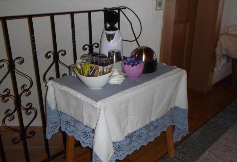 标准间带阳台, Landhaus Krinnenspitze