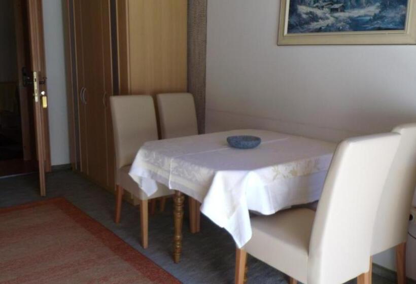 标准间带阳台, Landhaus Krinnenspitze