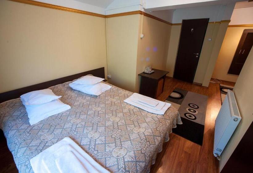 Семейный Номер, Pensiunea Morariu