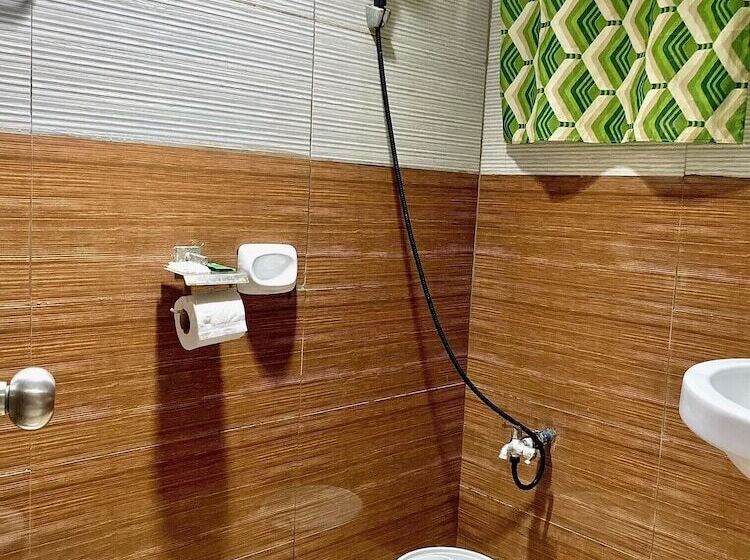 اتاق خانوادگی, Aosmec Square