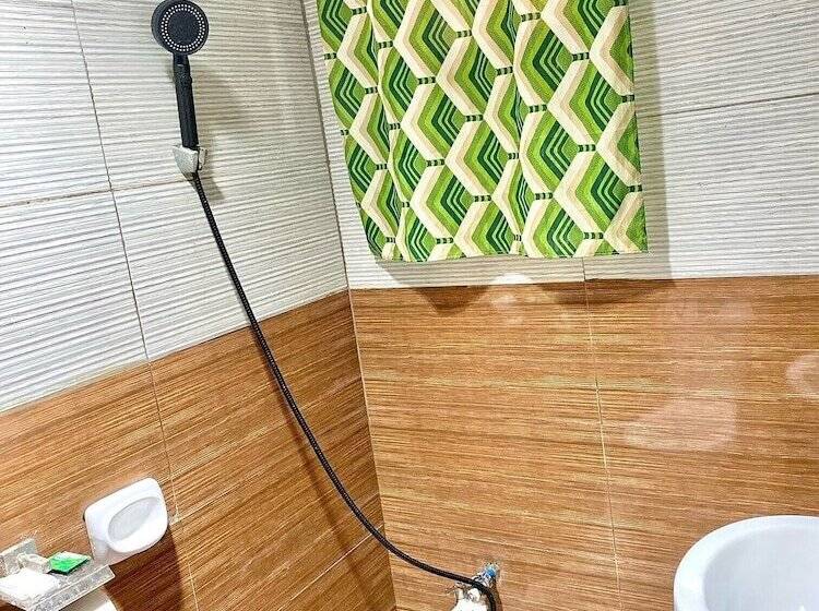 اتاق خانوادگی, Aosmec Square