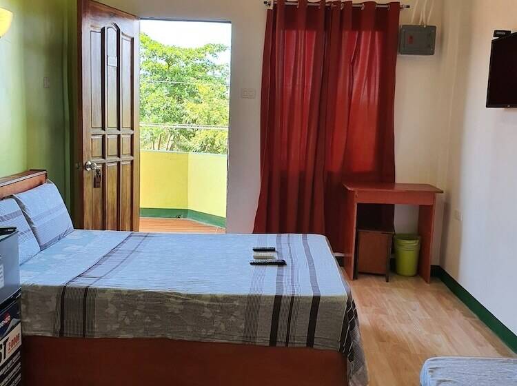 اتاق خانوادگی, Aosmec Square