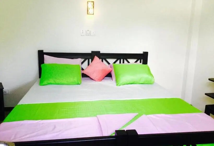 اتاق استاندارد, Hikkaduwa Family Inn