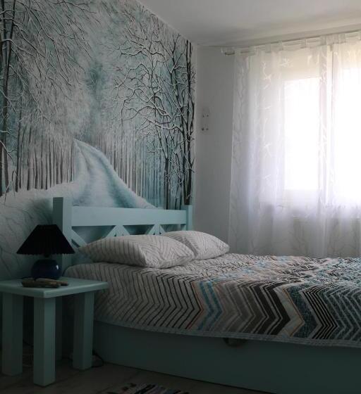 Camera Tripla Standard, Kvitkovyi Rai