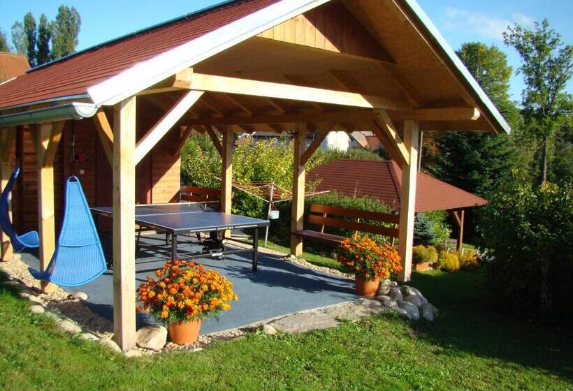 Апартаменты 2 Спальни, Penzion Cabák