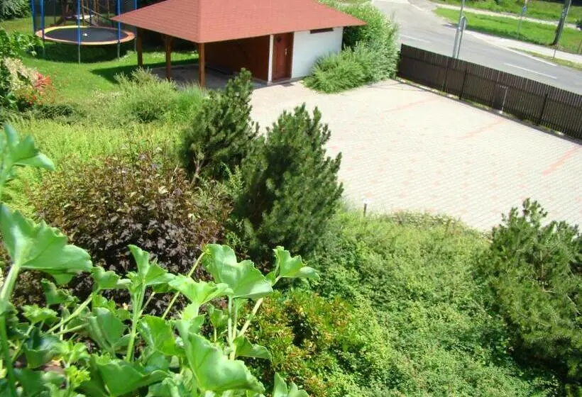 Standard Kolmen Hengen Huone, Penzion Cabák