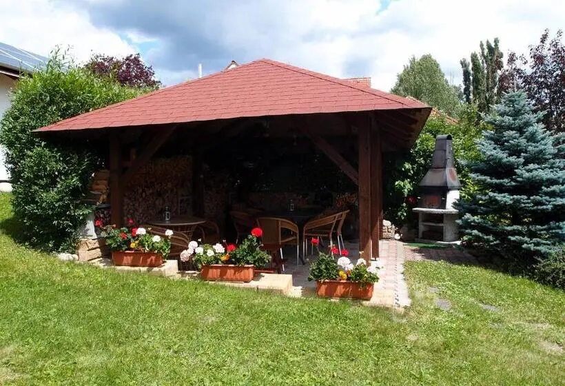 Standard Kolmen Hengen Huone, Penzion Cabák