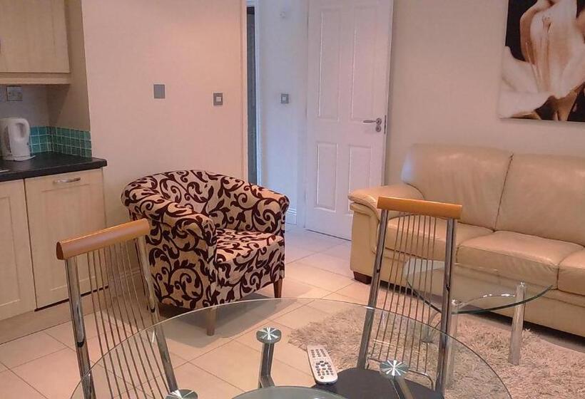 آپارتمان 2 خوابه, St Bridget S Apartments