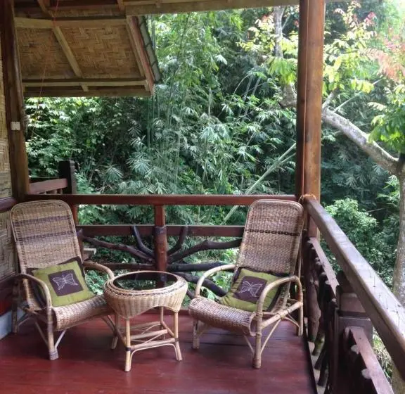 Perhehuone, Kupu Kupu Garden Guest House & Cafe