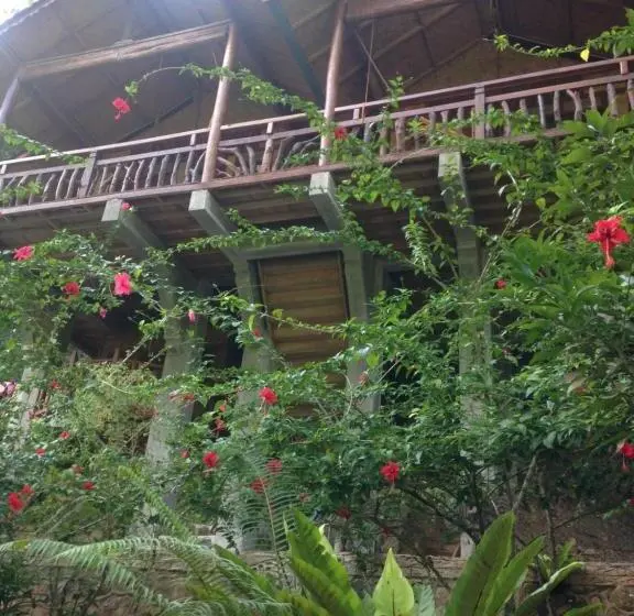 Perhesviitti, Kupu Kupu Garden Guest House & Cafe