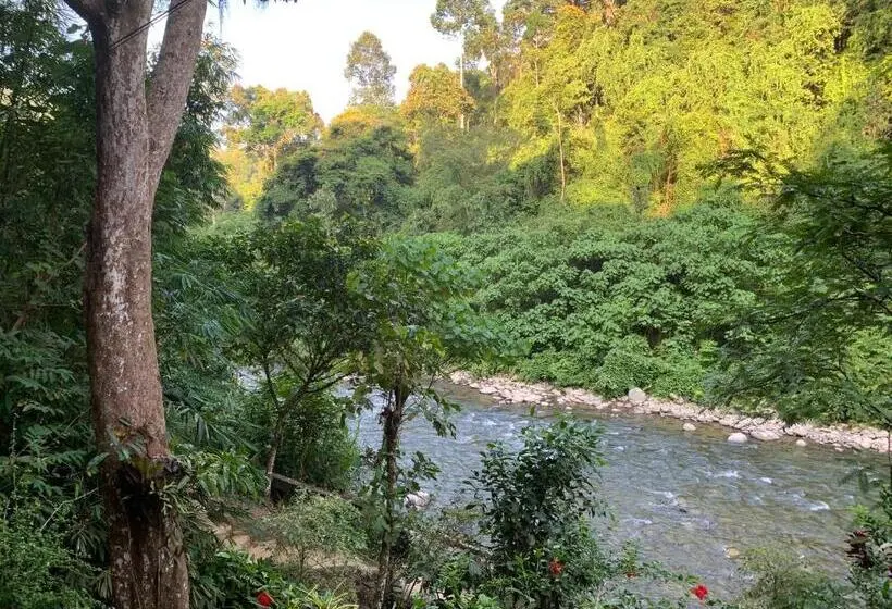 Deluxe-huone Parveke, Kupu Kupu Garden Guest House & Cafe