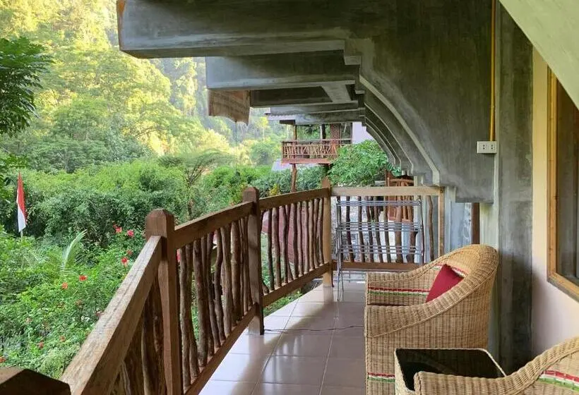 Deluxe-huone Parveke, Kupu Kupu Garden Guest House & Cafe