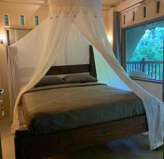 발코니 디럭스 룸, Kupu Kupu Garden Guest House & Cafe