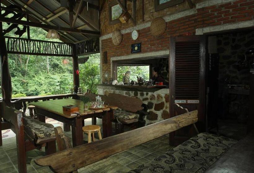 발코니 디럭스 룸, Kupu Kupu Garden Guest House & Cafe