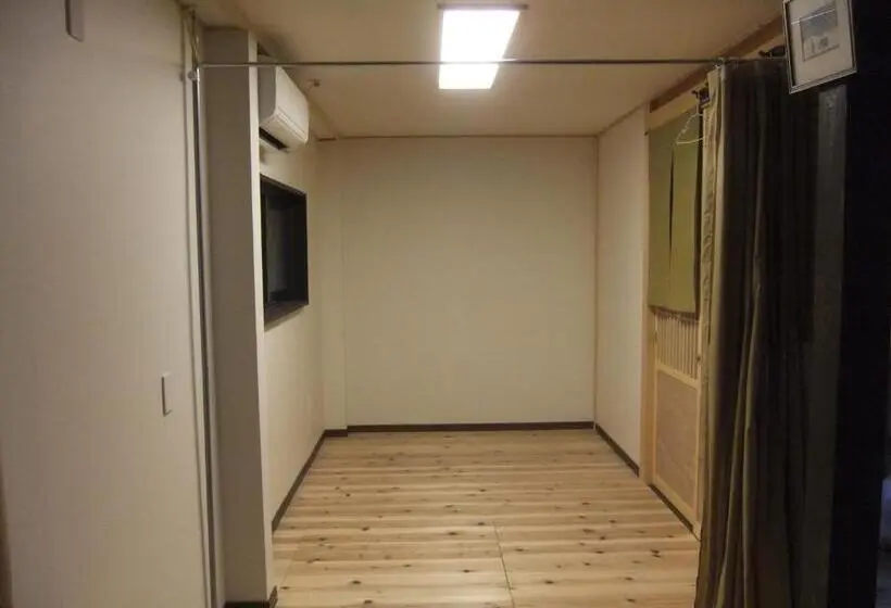 エコノミー４人部屋, Marugame Guest House Wellkame
