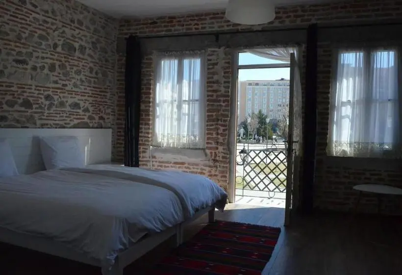 اتاق لوکس با بالکن, Old Bazaar Rooms