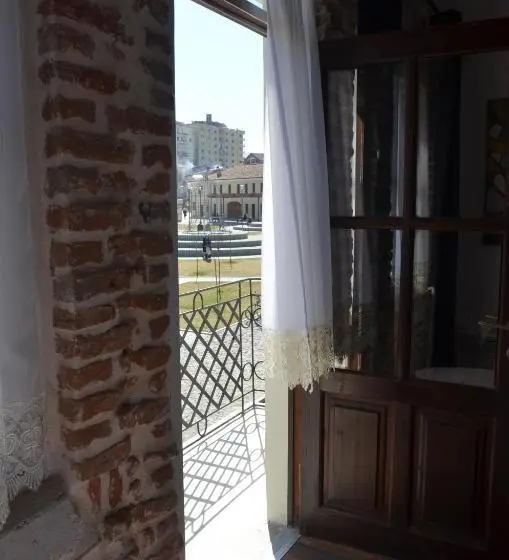 اتاق لوکس با بالکن, Old Bazaar Rooms