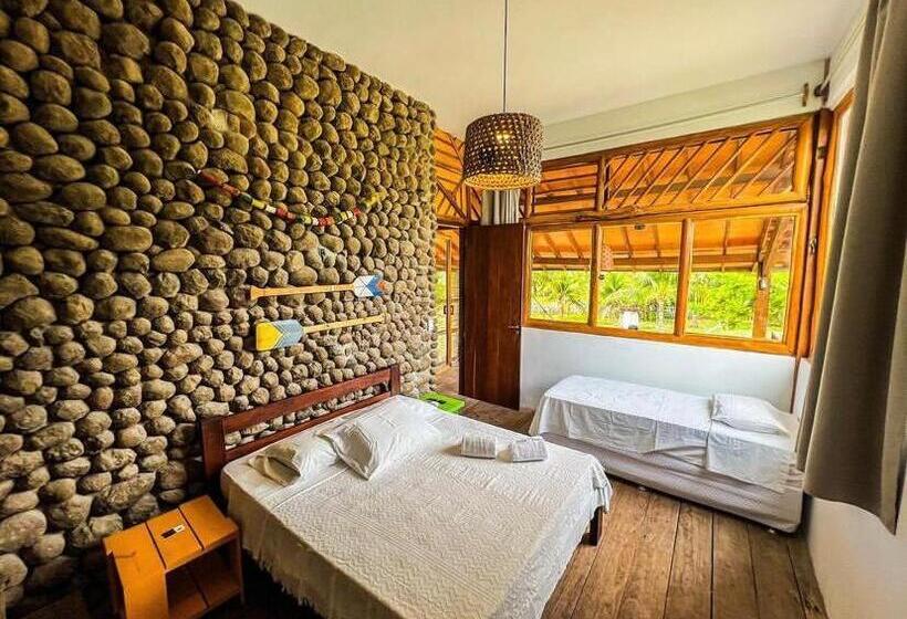 带花园景观的标准三人间, Pousada Theodora