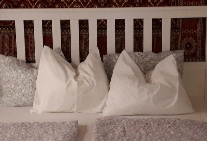 ガーデンビュースタンダードルーム, Remete Lak