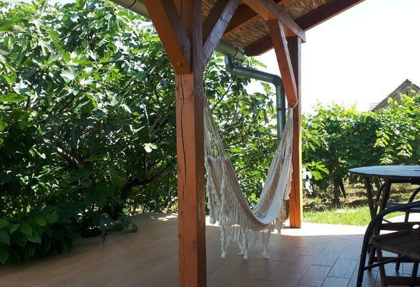 חדר סטנדרט נוף לגינה, Remete Lak