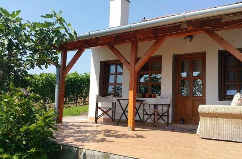 ガーデンビュースタンダードルーム, Remete Lak