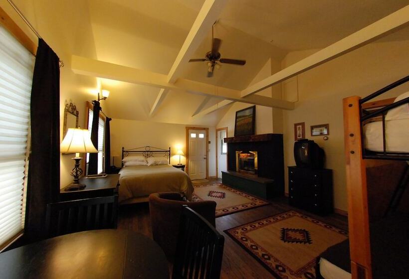 غرفة قياسية, Hyde Away Inn