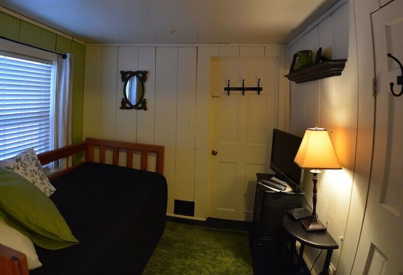 غرفة قياسية, Hyde Away Inn