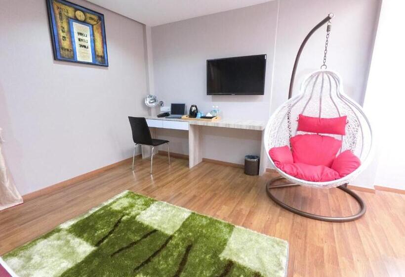 סטודיו סטנדרט, מיטה זוגית, Royale