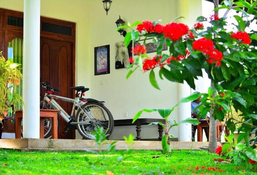 スタンダードルーム, Hideaway Homestay Habarana