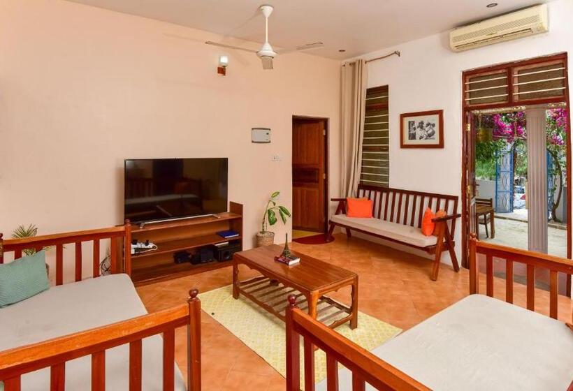 غرفة قياسية, Barabara House