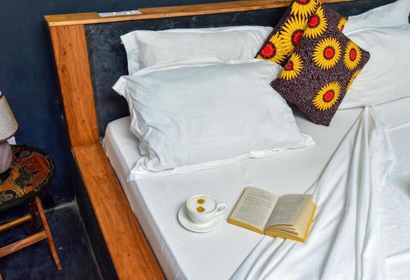 غرفة قياسية مطلّة علي الحديقة, Barabara House