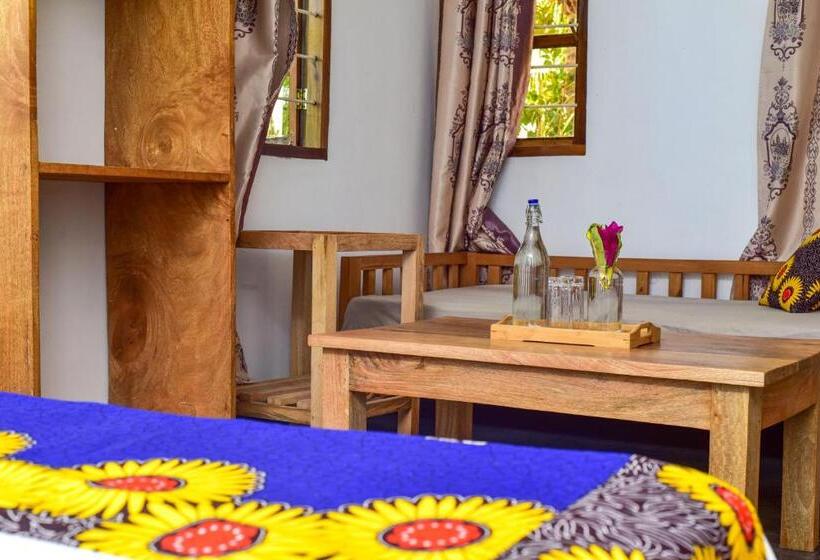 غرفة قياسية مطلّة علي الحديقة, Barabara House