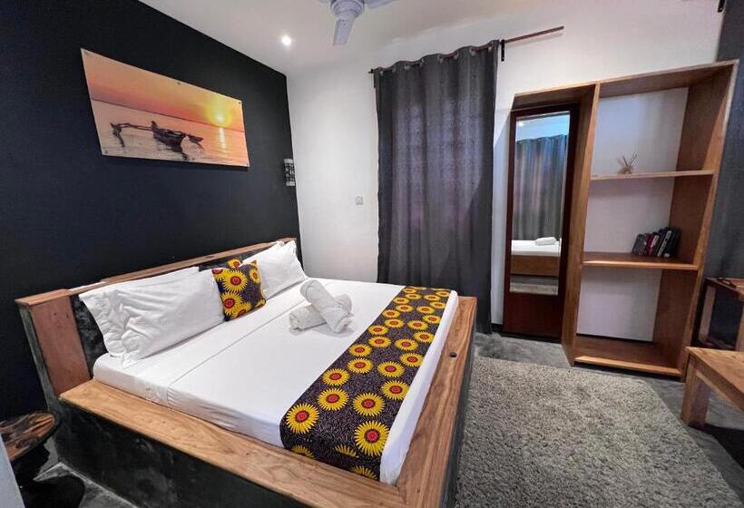 غرفة عائلية, Barabara House