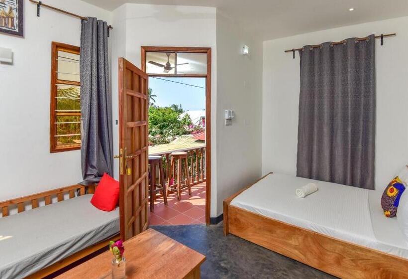 غرفة عائلية, Barabara House