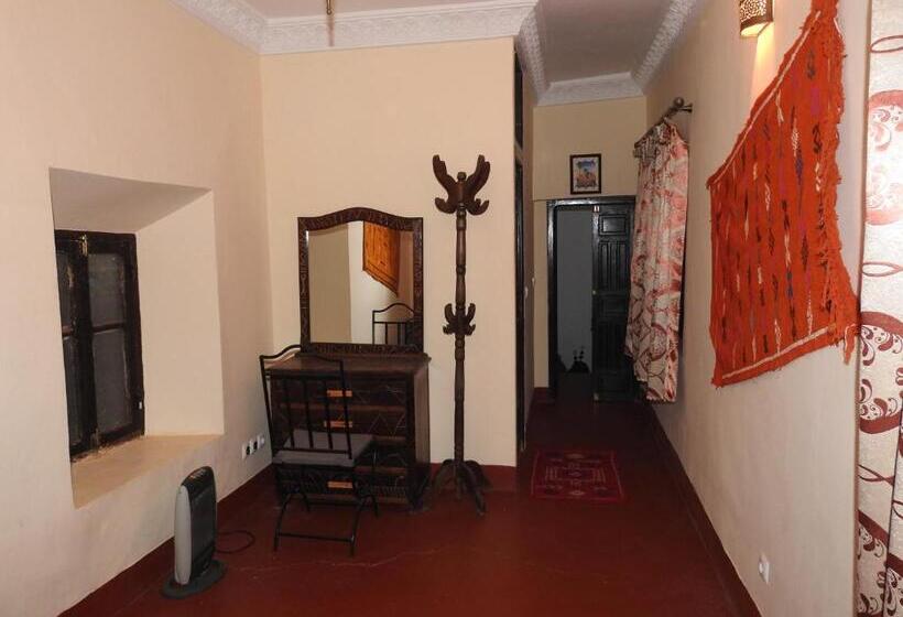 اتاق استاندارد, Cinema Riad