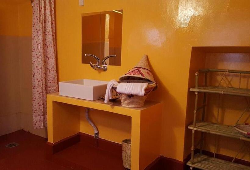 اتاق استاندارد, Cinema Riad