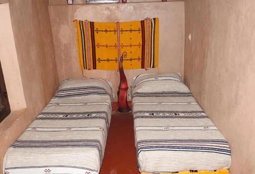 バスルーム共有のトリプルスタンダード, Cinema Riad