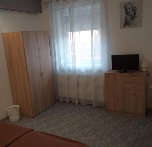 اتاق استاندارد, Fiesta Apartman