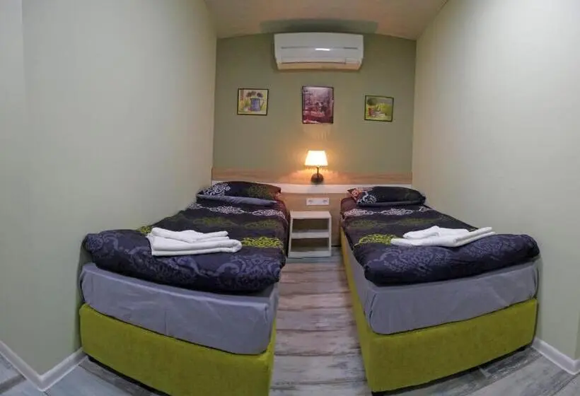 スタンダードルーム, Guest House The House топ център габрово