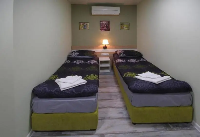 スタンダードルーム, Guest House The House топ център габрово