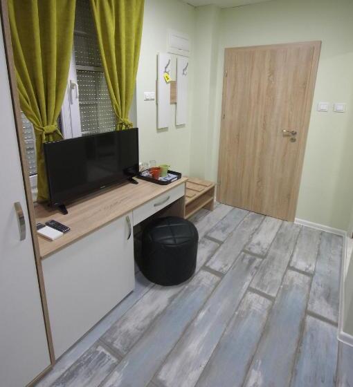 غرفة قياسية, Guest House The House топ център габрово