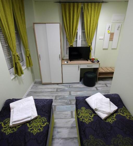 اتاق استاندارد, Guest House The House топ център габрово
