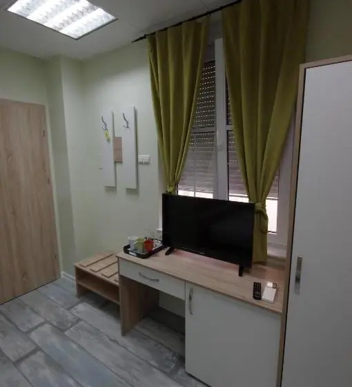 スタンダードトリプルルーム, Guest House The House топ център габрово