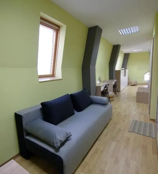 ファミリーステューディオ, Guest House The House топ център габрово