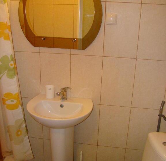 اتاق اکونومی, Mini Hotel In Odessa Yard