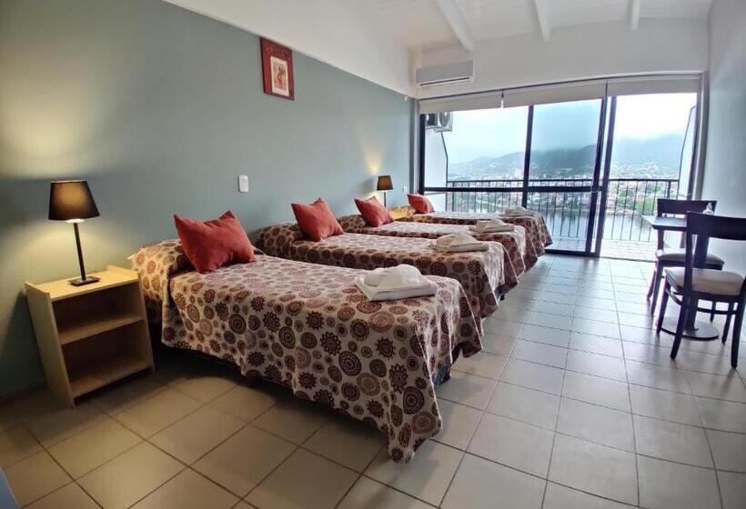 اتاق استاندارد چهار تخته, Distrito