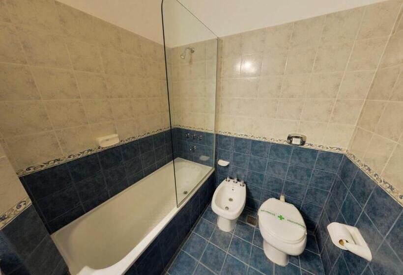 اتاق استاندارد چهار تخته, Distrito