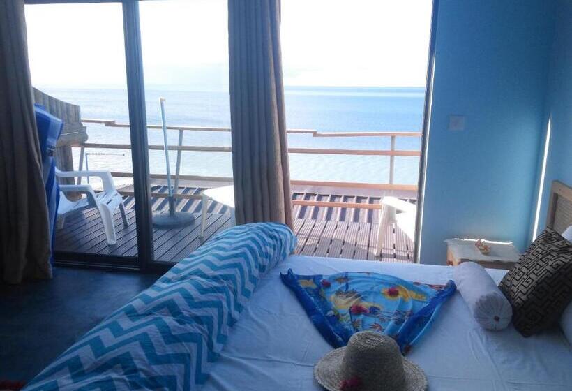 اتاق استاندارد با بالکن و چشمانداز دریا, Le Pandanus