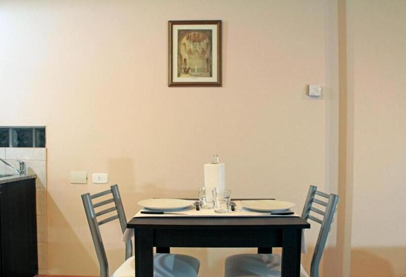 스탠다드 스튜디오, Apart Hotel Granada